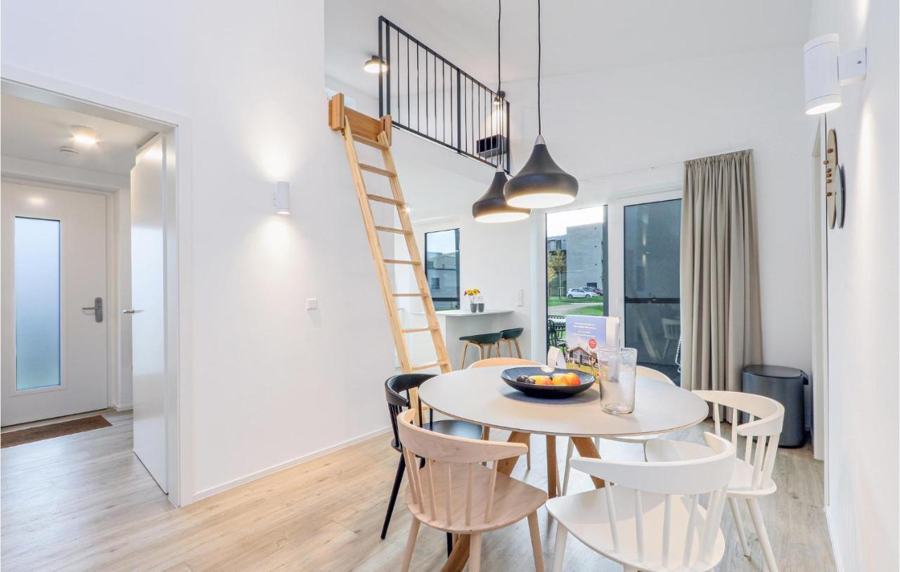 Gorgeous Home In Lembruch-Duemmer See With Kitchen Bagian luar foto