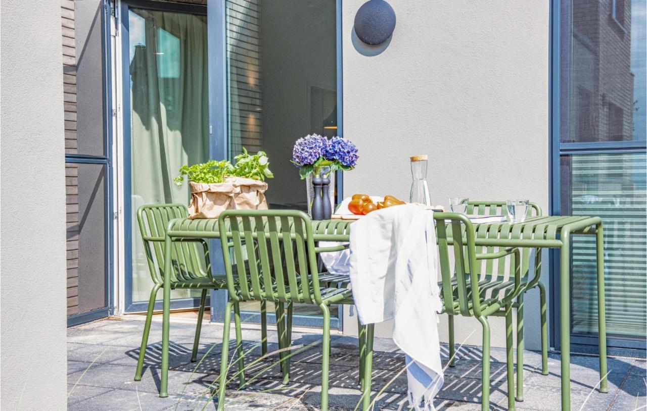 Gorgeous Home In Lembruch-Duemmer See With Kitchen Bagian luar foto