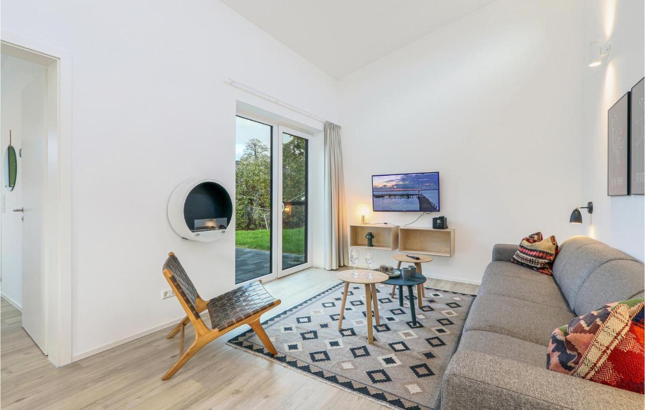 Gorgeous Home In Lembruch-Duemmer See With Kitchen Bagian luar foto
