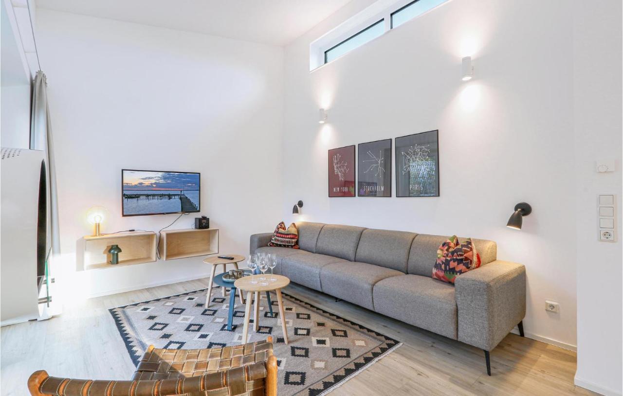 Gorgeous Home In Lembruch-Duemmer See With Kitchen Bagian luar foto