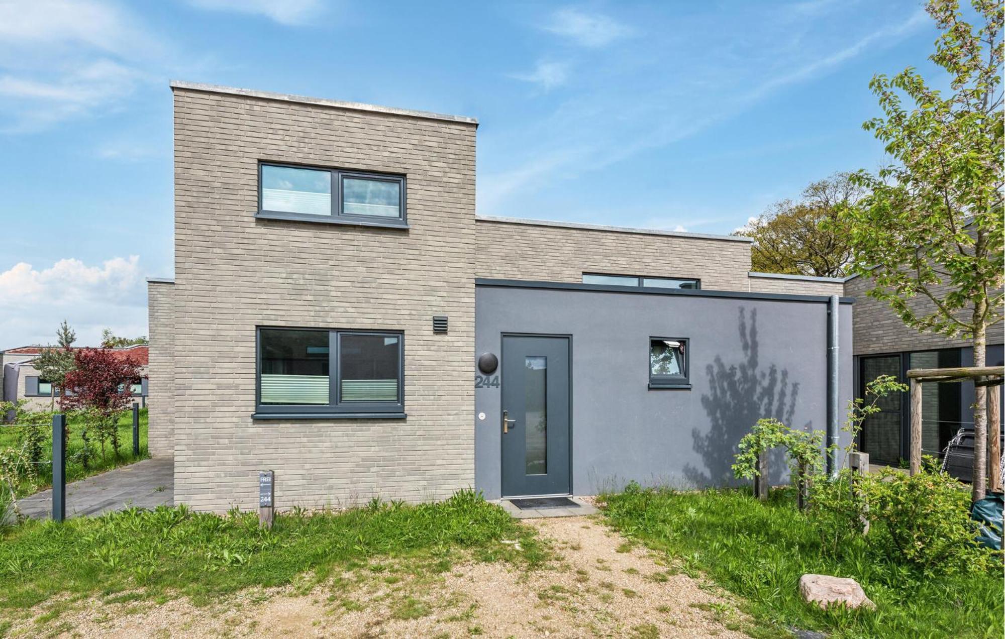 Gorgeous Home In Lembruch-Duemmer See With Kitchen Bagian luar foto